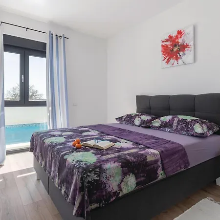 Beautiful In With Kitchen *