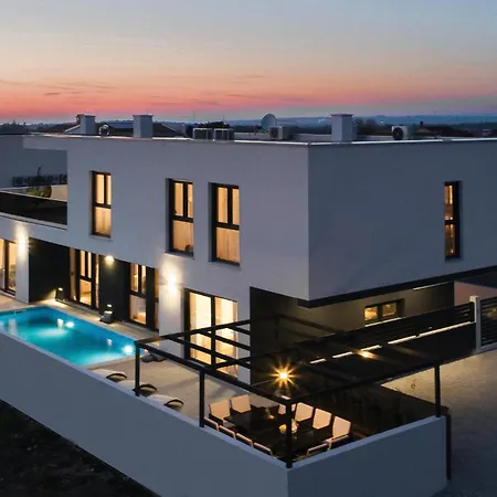 Casa vacanze Beautiful In With Kitchen Pola