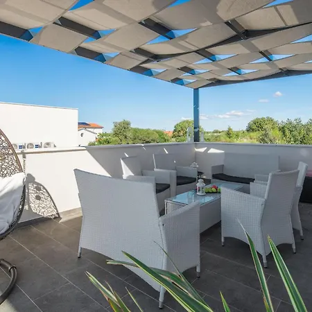 Beautiful In With Kitchen