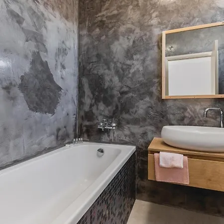 Beautiful In With Kitchen *