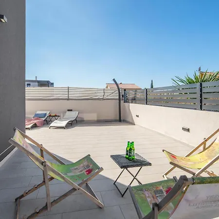 Beautiful In With Kitchen *