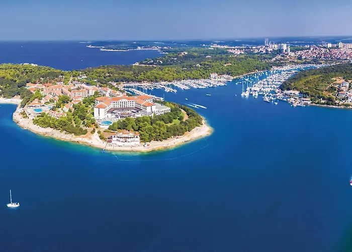 Holiday home Beautiful In With Kitchen Pula