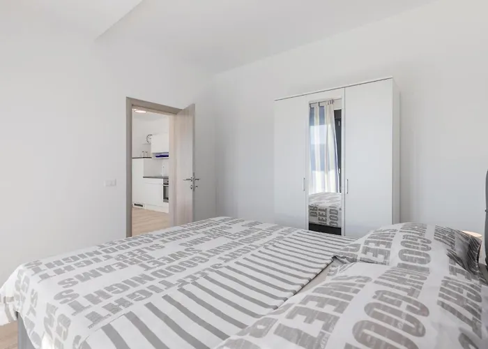Holiday home Beautiful In With Kitchen *