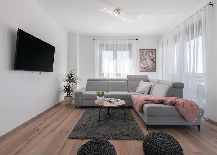 Holiday home Beautiful In With Kitchen