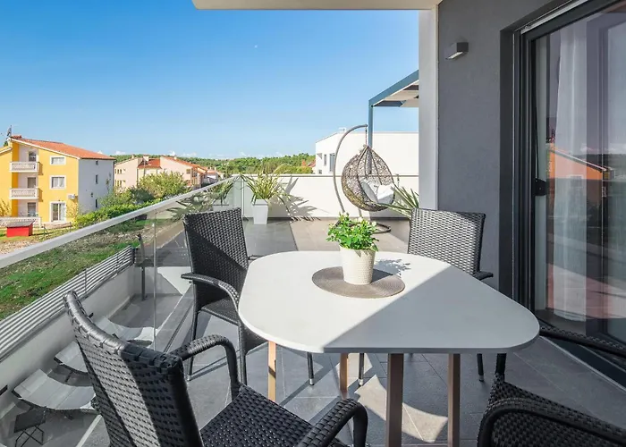 Beautiful In With Kitchen Holiday home *