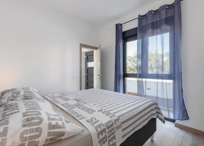 Holiday home Beautiful In With Kitchen *