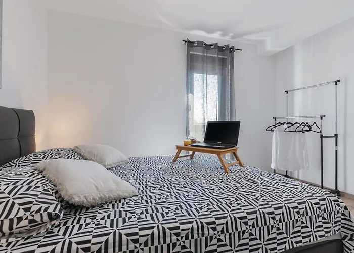 Beautiful In With Kitchen Holiday home Pula