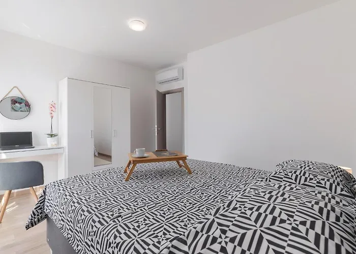 Holiday home Beautiful In With Kitchen Pula