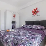 Holiday home Luxurious In *
