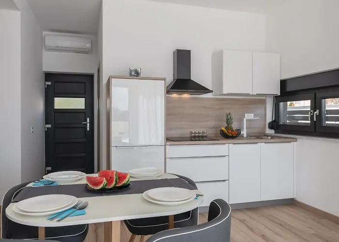 Beautiful In With Kitchen
